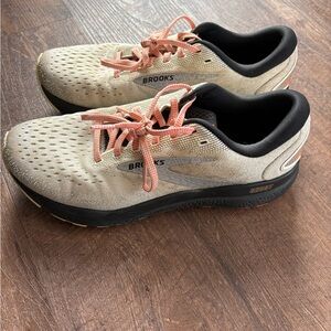 Brooks Men's Athletic Shoes - Tan and Black